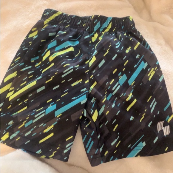 3T boys shirts, yellow hoodie is 2T, black shirt is 2T. To big for my son. - Picture 12 of 16